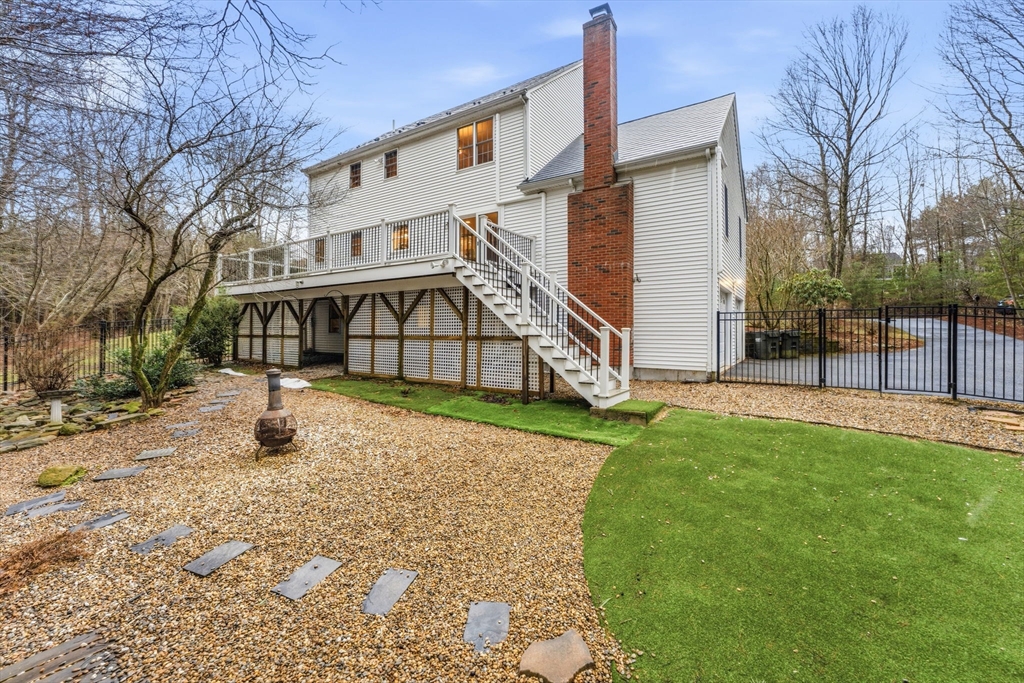 25 Stanphyl Road Uxbridge, MA 01569 - Photo 39 of 41