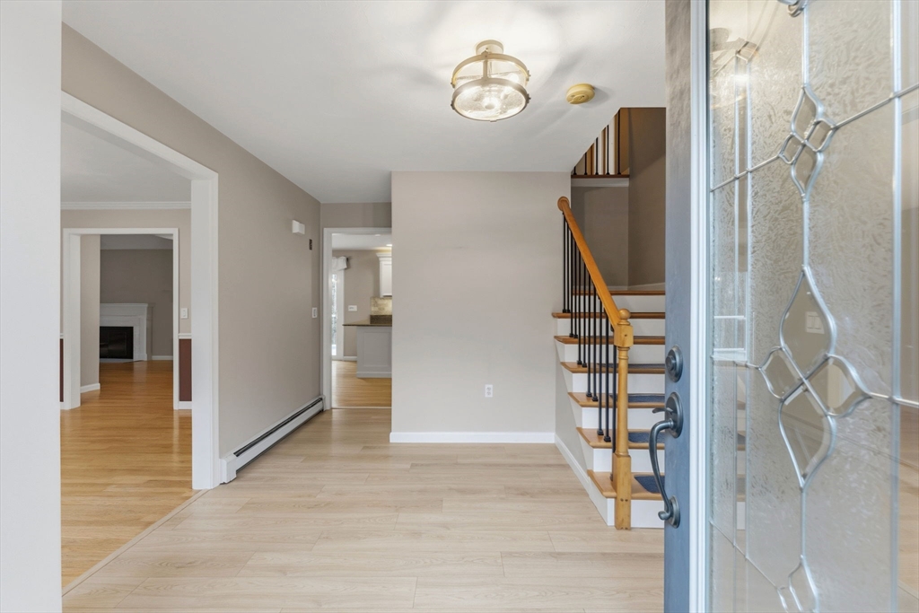 25 Stanphyl Road Uxbridge, MA 01569 - Photo 5 of 41