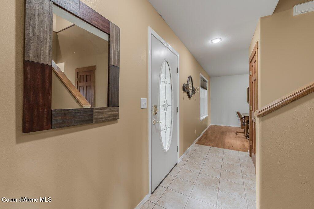 405 Brisboys Road Sagle, ID 83860 - Photo 7 of 87 --7.jpg-SMALL
