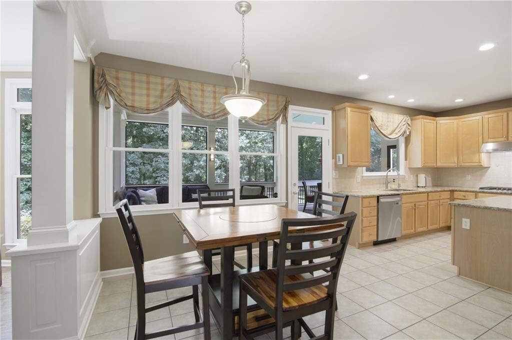1005 Coleridge Way Suwanee, GA 30024 - Photo 7 of 32