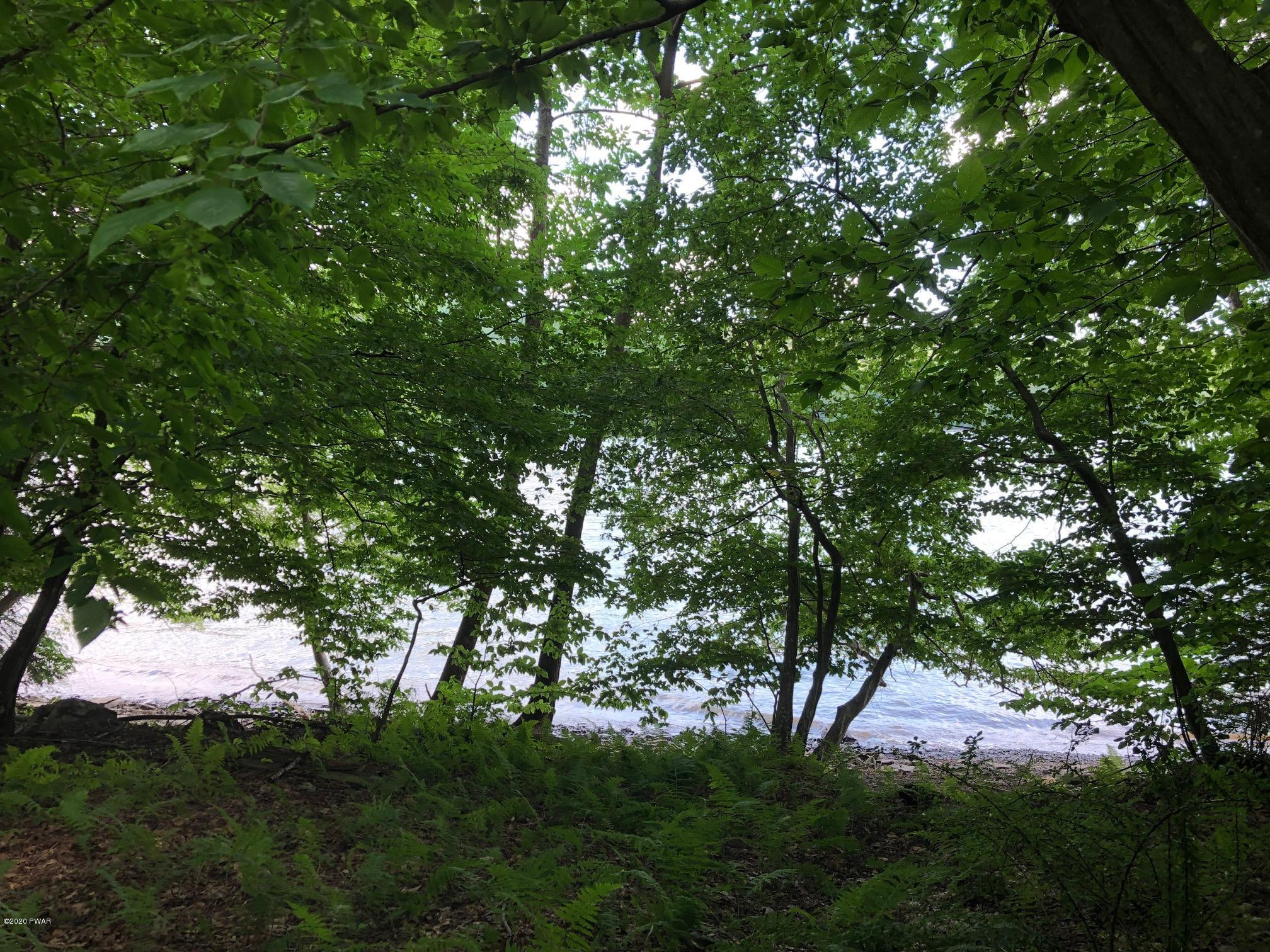 15 Big Woods II Road Greentown, PA 18426 - Photo 3 of 9