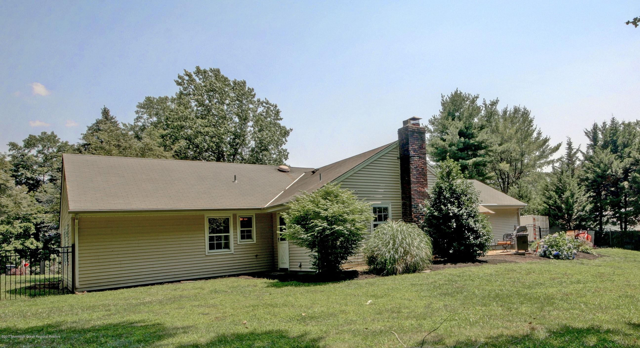 281 Pelican Road Middletown, NJ 07748 - Photo 7 of 22 019_Back of home