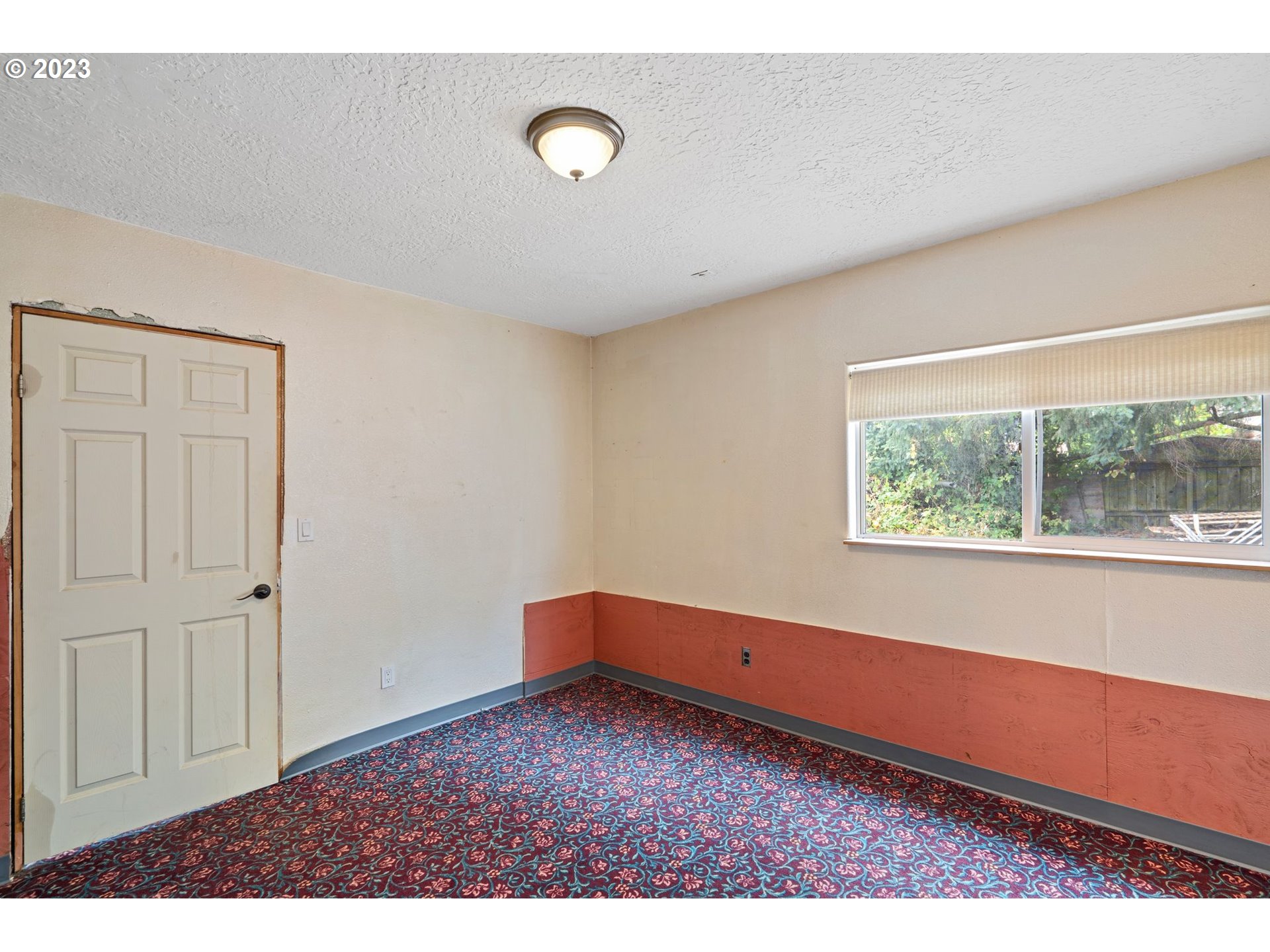 5119 Southeast 68th Avenue Portland, OR 97206 - Photo 41 of 43 a view of empty room with window