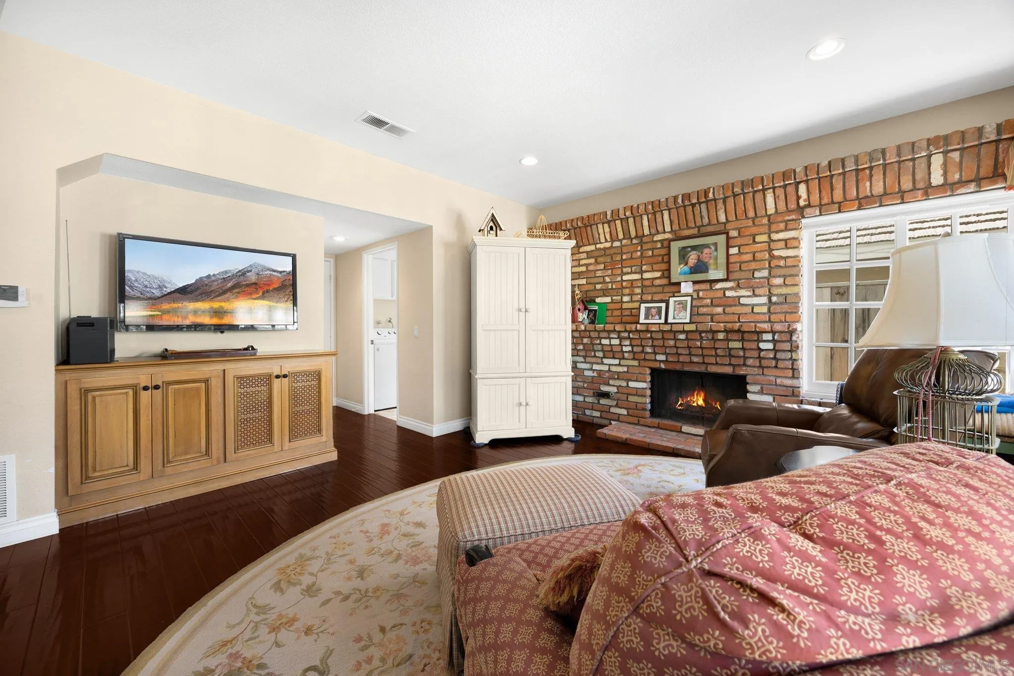 40 Brena Irvine, CA 92620 - Photo 15 of 39 a bedroom with furniture and a flat screen tv