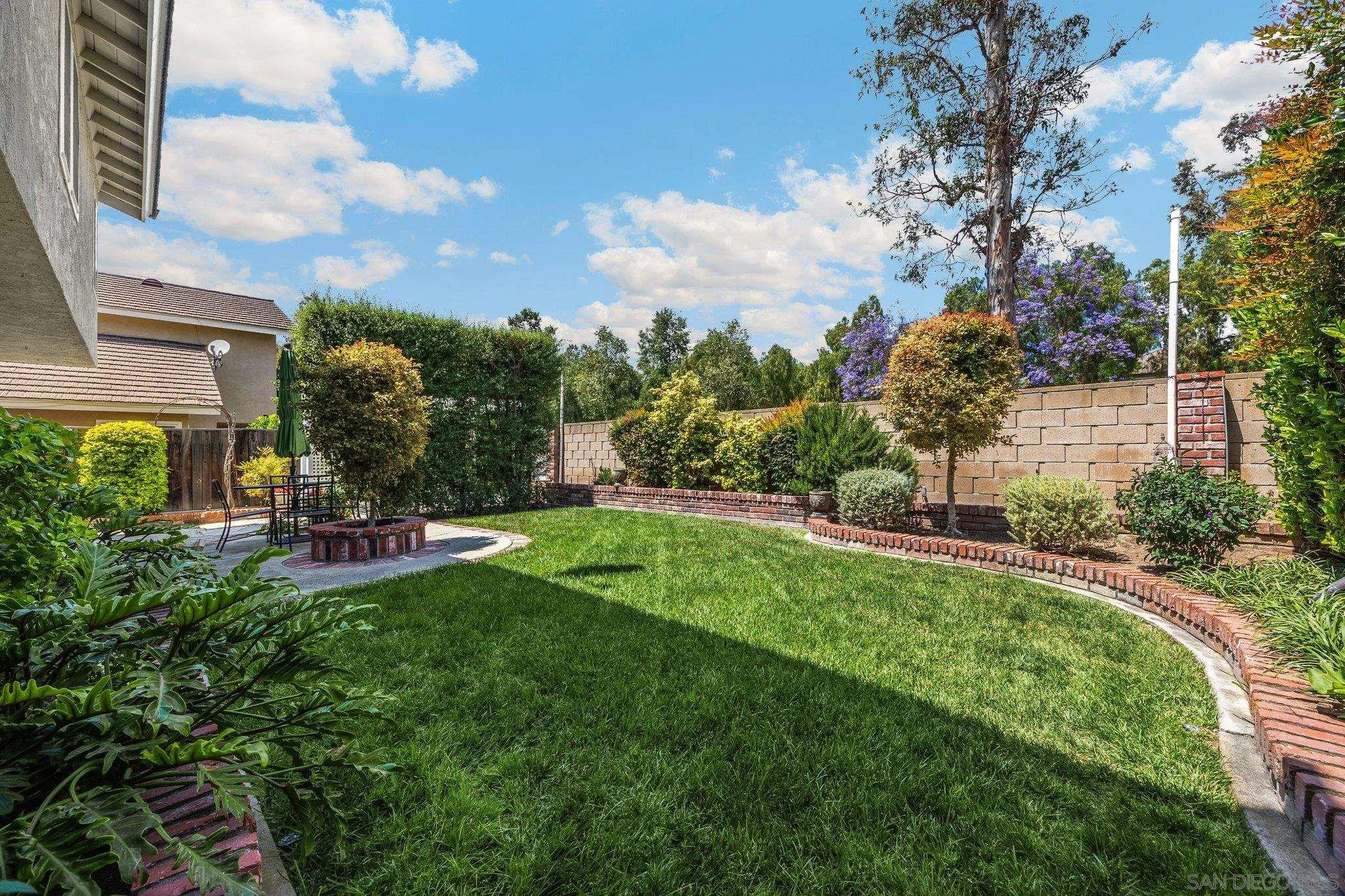 40 Brena Irvine, CA 92620 - Photo 33 of 39 a view of back yard of the house