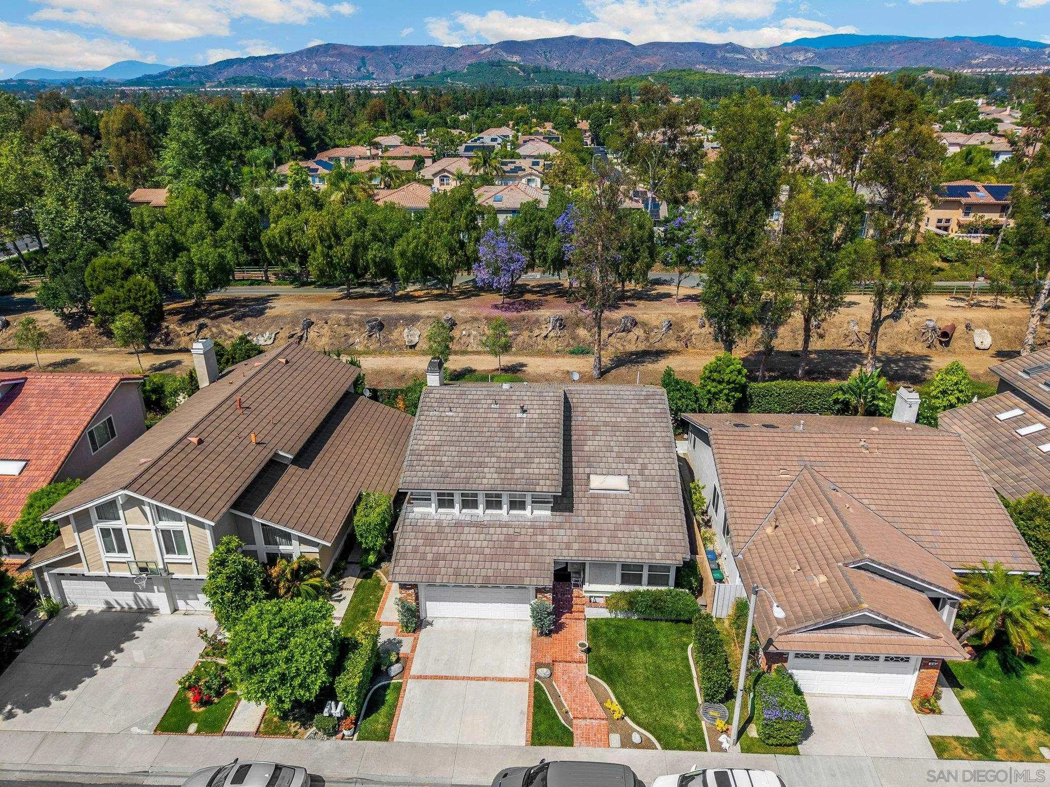 40 Brena Irvine, CA 92620 - Photo 37 of 39 an aerial view of multiple house