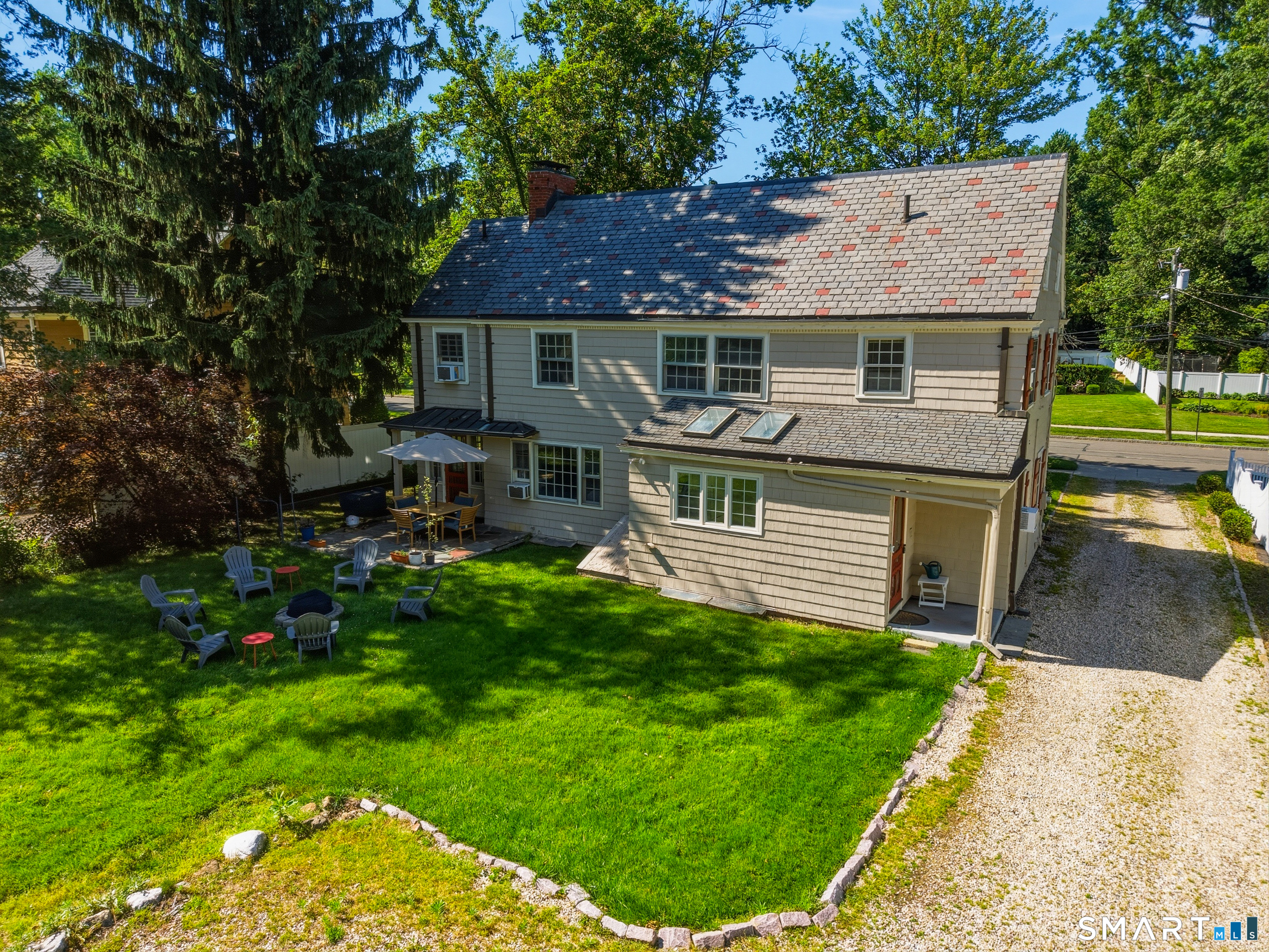 9 Bainbridge Road West Hartford, CT 06119 - Photo 5 of 40