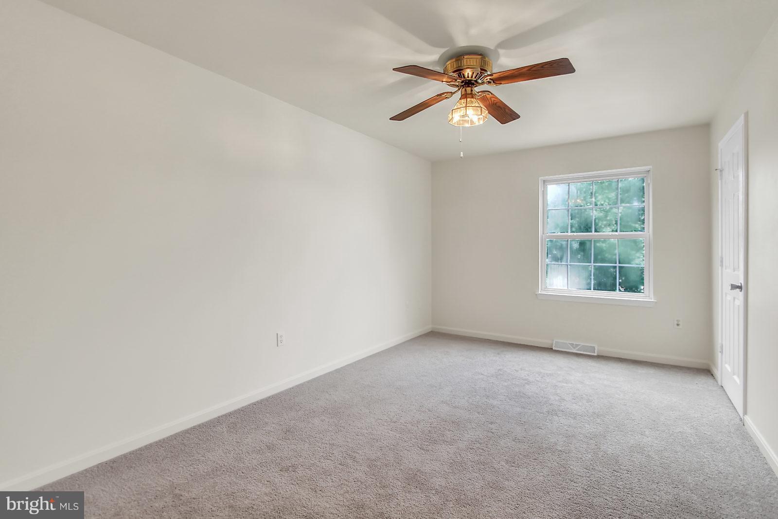 2924 Robin Road York, PA 17404 - Photo 14 of 25 Gallery Image 14
