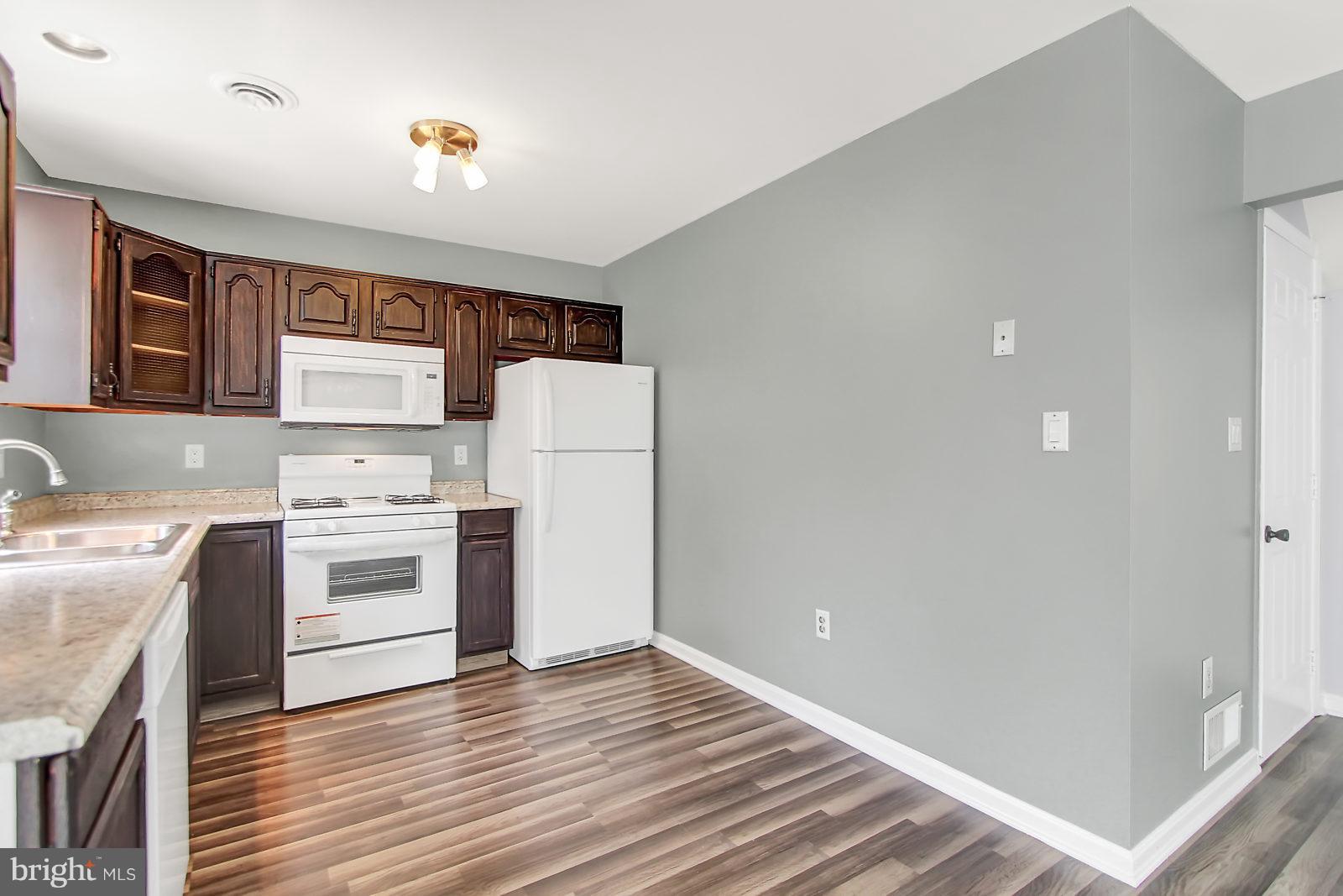 2924 Robin Road York, PA 17404 - Photo 8 of 25 Gallery Image 8