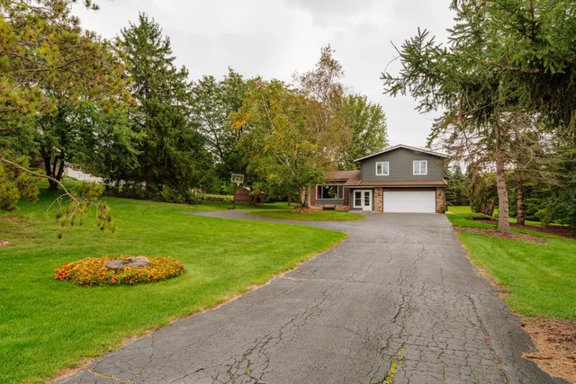 $579,000 | N41W33425 Nashotah Road, Nashotah, WI 53058