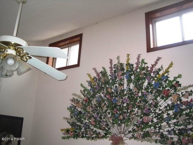 1009 Ridge Drive Gouldsboro, PA 18424 - Photo 20 of 37
