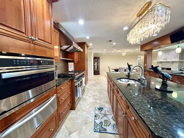 $1,745,000 | 1336 51st Avenue Northeast, St. Petersburg, FL 33703