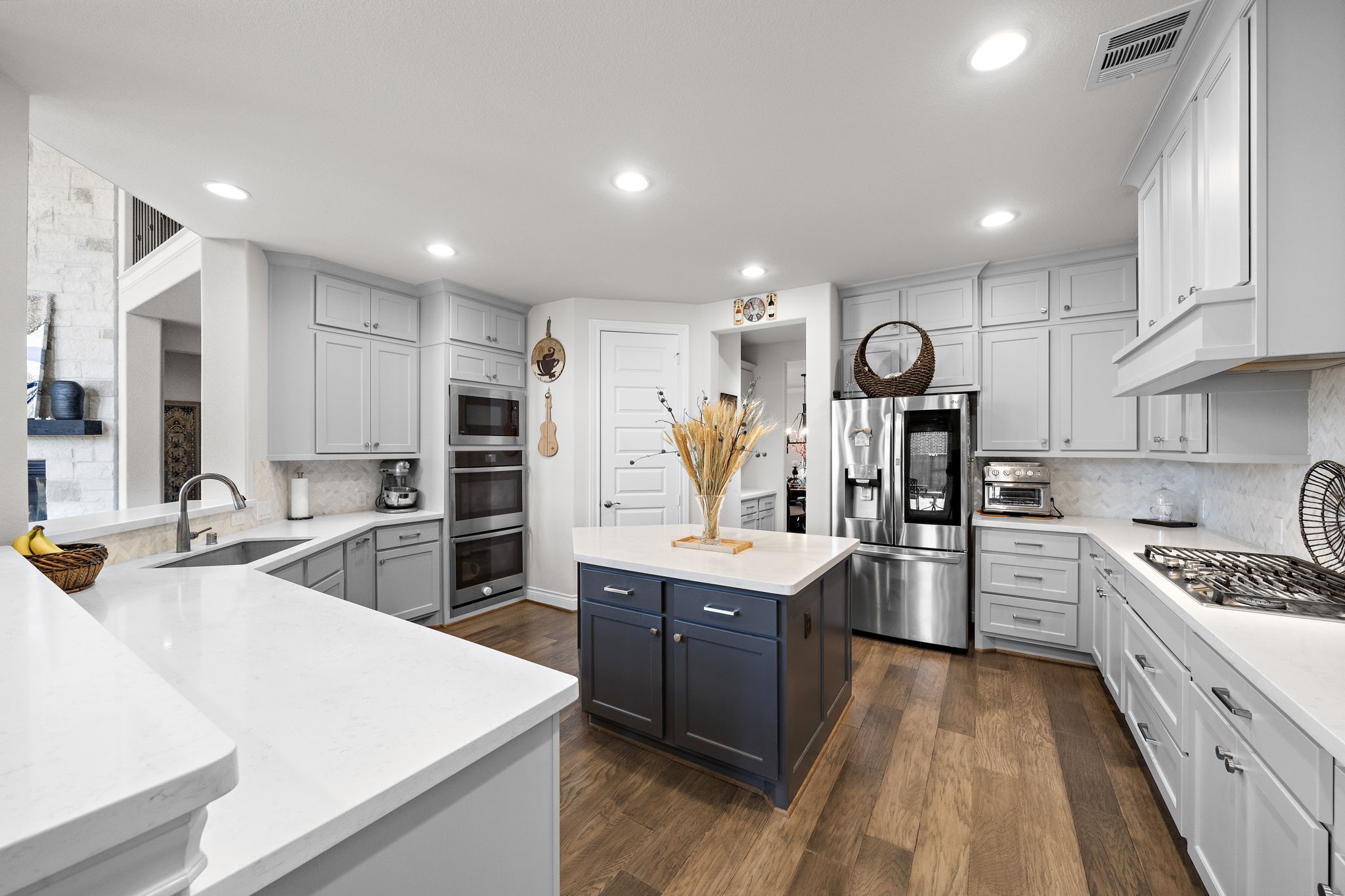 2802 Merlin Way Katy, TX 77493 - Photo 13 of 42