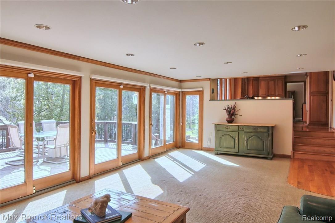 638 Overbrook Road Bloomfield Hills, MI 48302 - Photo 9 of 41 Family_Room_2nd_View.jpg