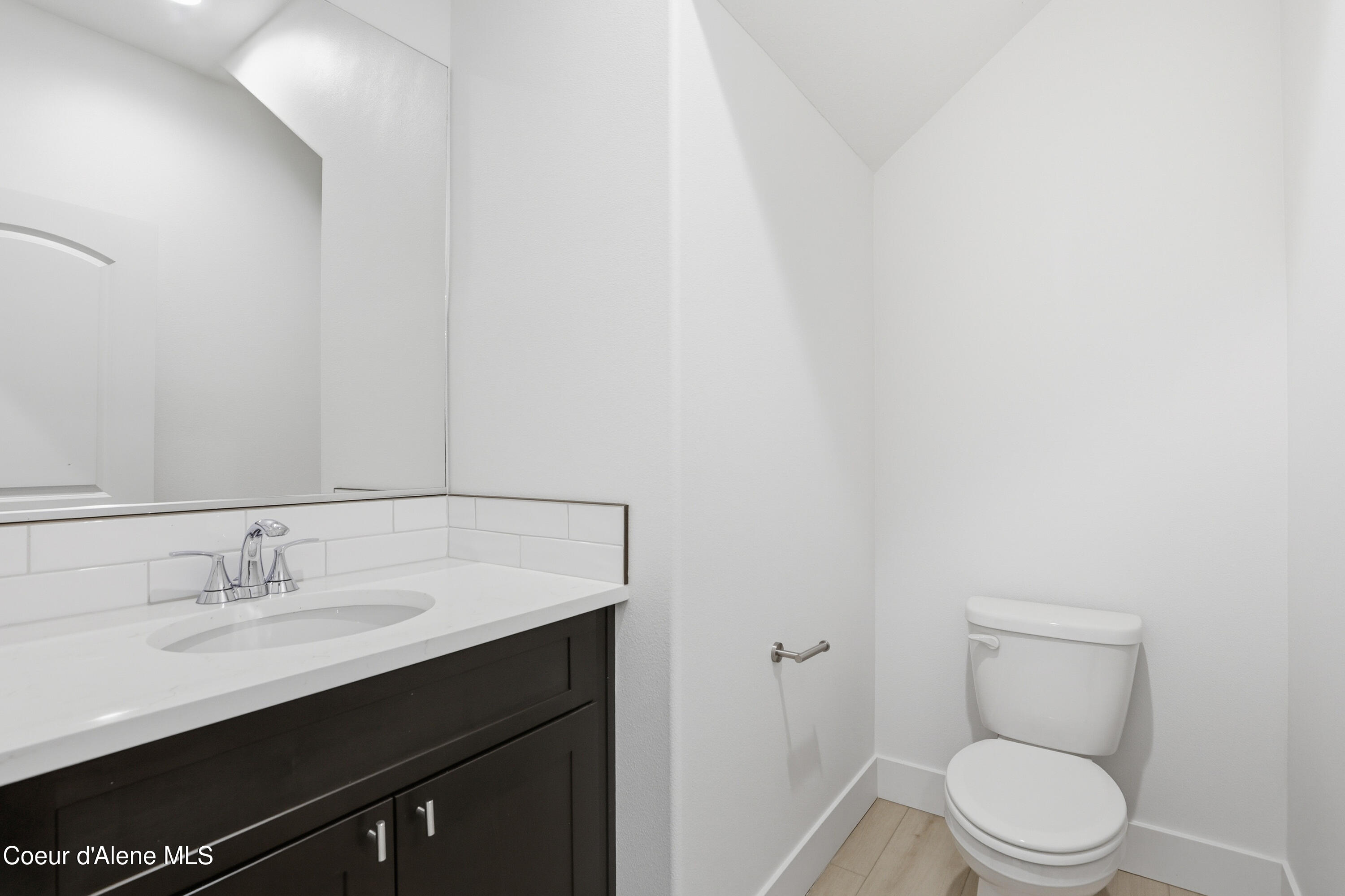 639 North Creative Way Post Falls, ID 83854 - Photo 9 of 20 Powder Bathroom