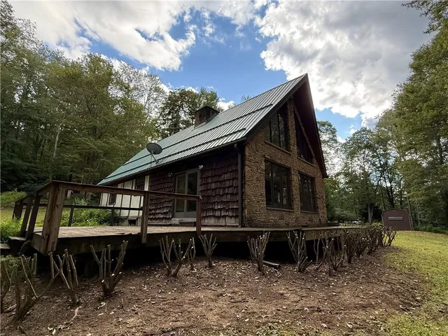 $425,000 | 698 Austin Boulevard, Acme, PA 15610