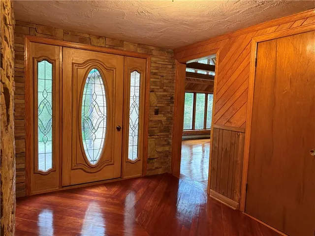 $425,000 | 698 Austin Boulevard, Acme, PA 15610