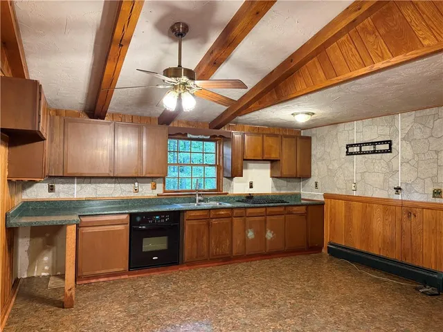 $425,000 | 698 Austin Boulevard, Acme, PA 15610