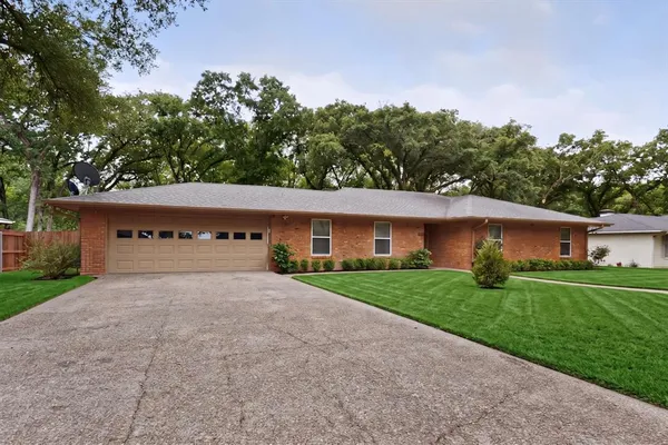 $299,000 | 1413 Bowie Circle, Corsicana, TX 75110