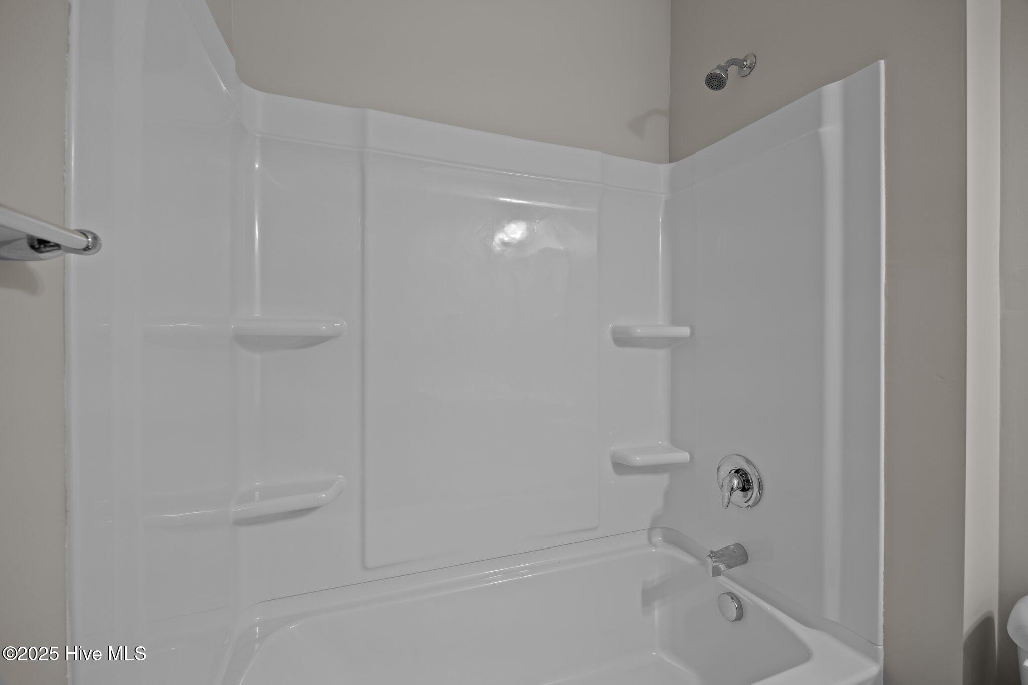 1008 Rodanthe Drive New Bern, NC 28562 - Photo 13 of 50 Hall Bath