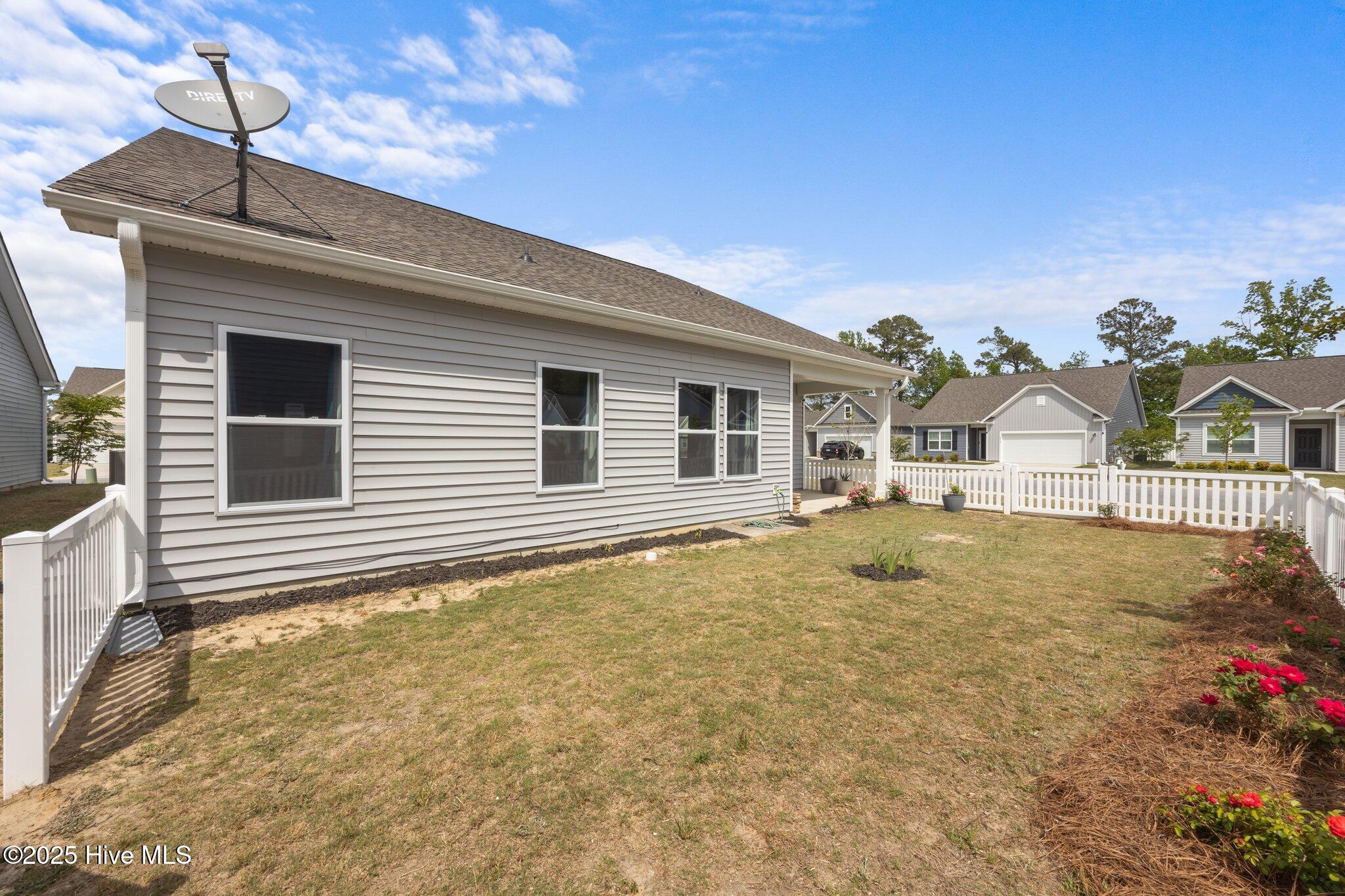 1008 Rodanthe Drive New Bern, NC 28562 - Photo 35 of 50 Perfect play area for your fur baby