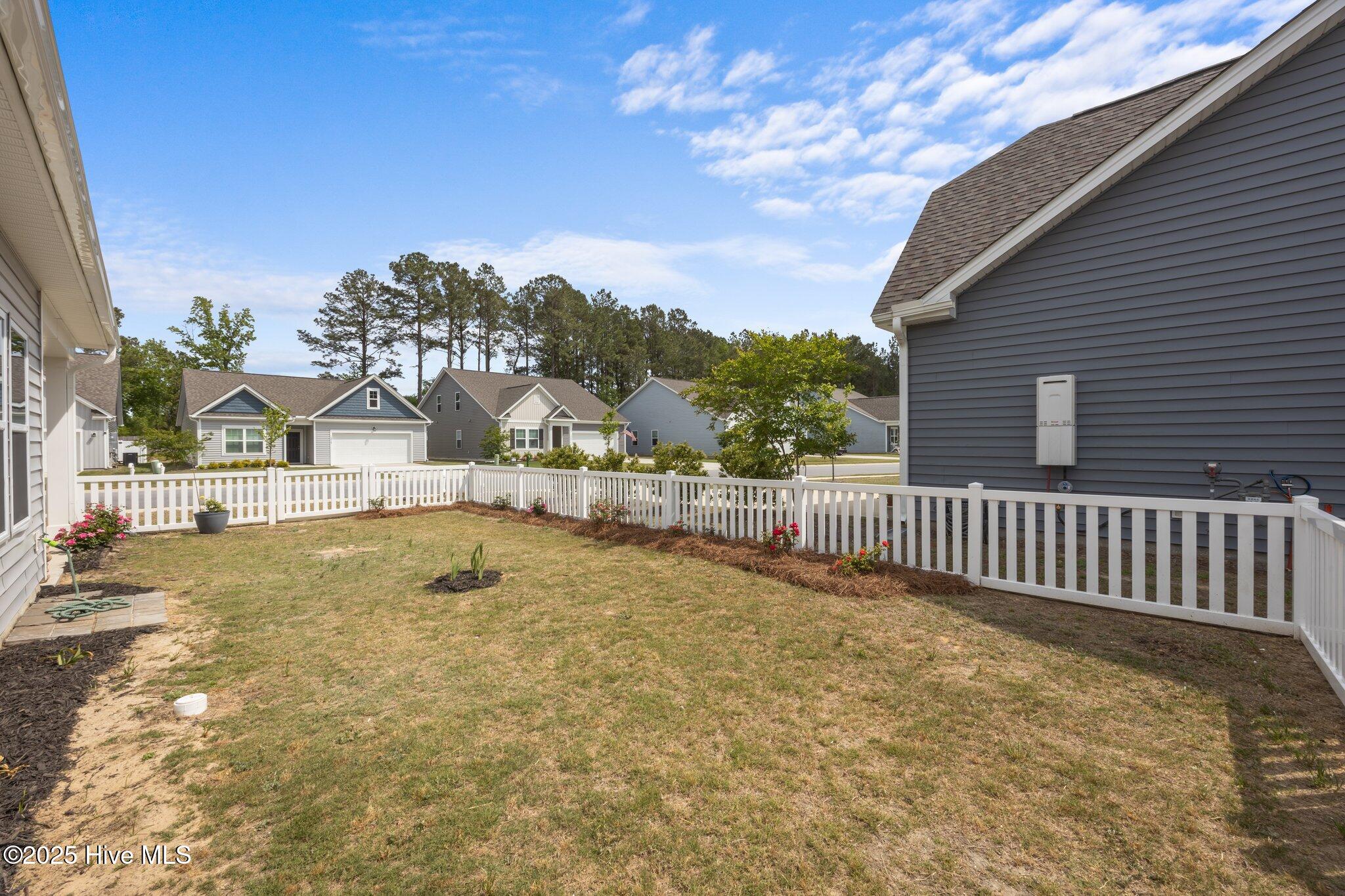 1008 Rodanthe Drive New Bern, NC 28562 - Photo 36 of 50 Beautifully landscaped