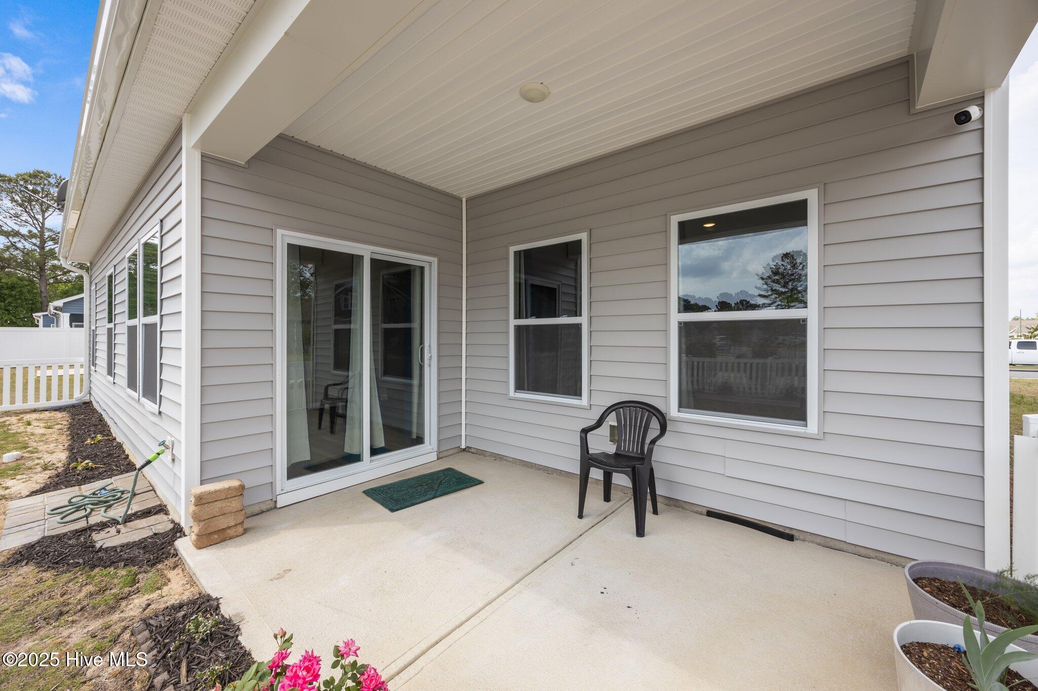 1008 Rodanthe Drive New Bern, NC 28562 - Photo 37 of 50 Large Covered Rear Porch
