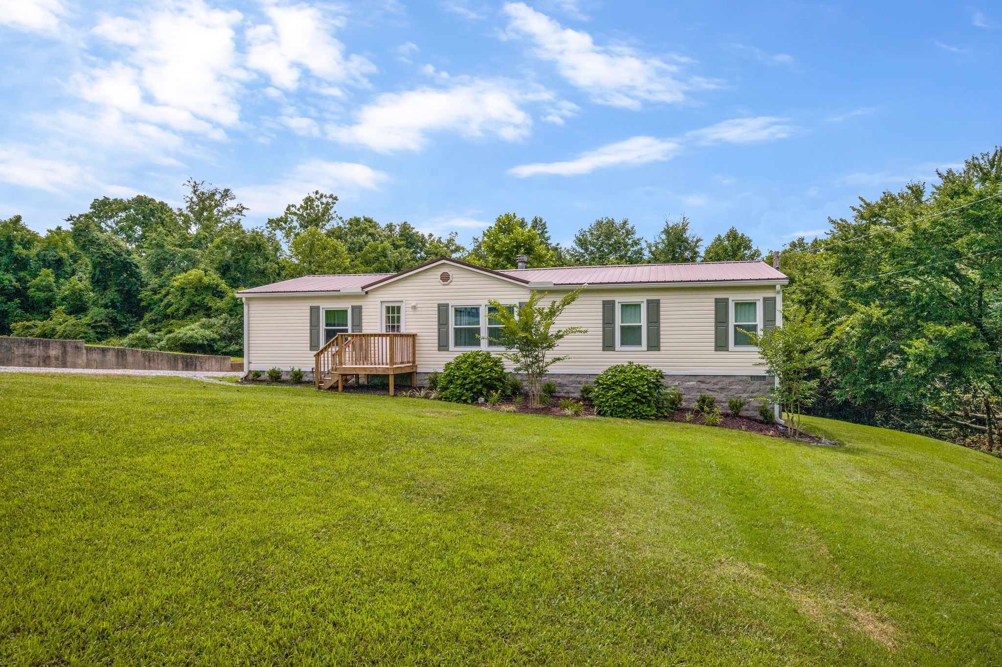 1005 Brummit Road Charlotte, TN 37036 - Photo 3 of 29 Gallery Image 3