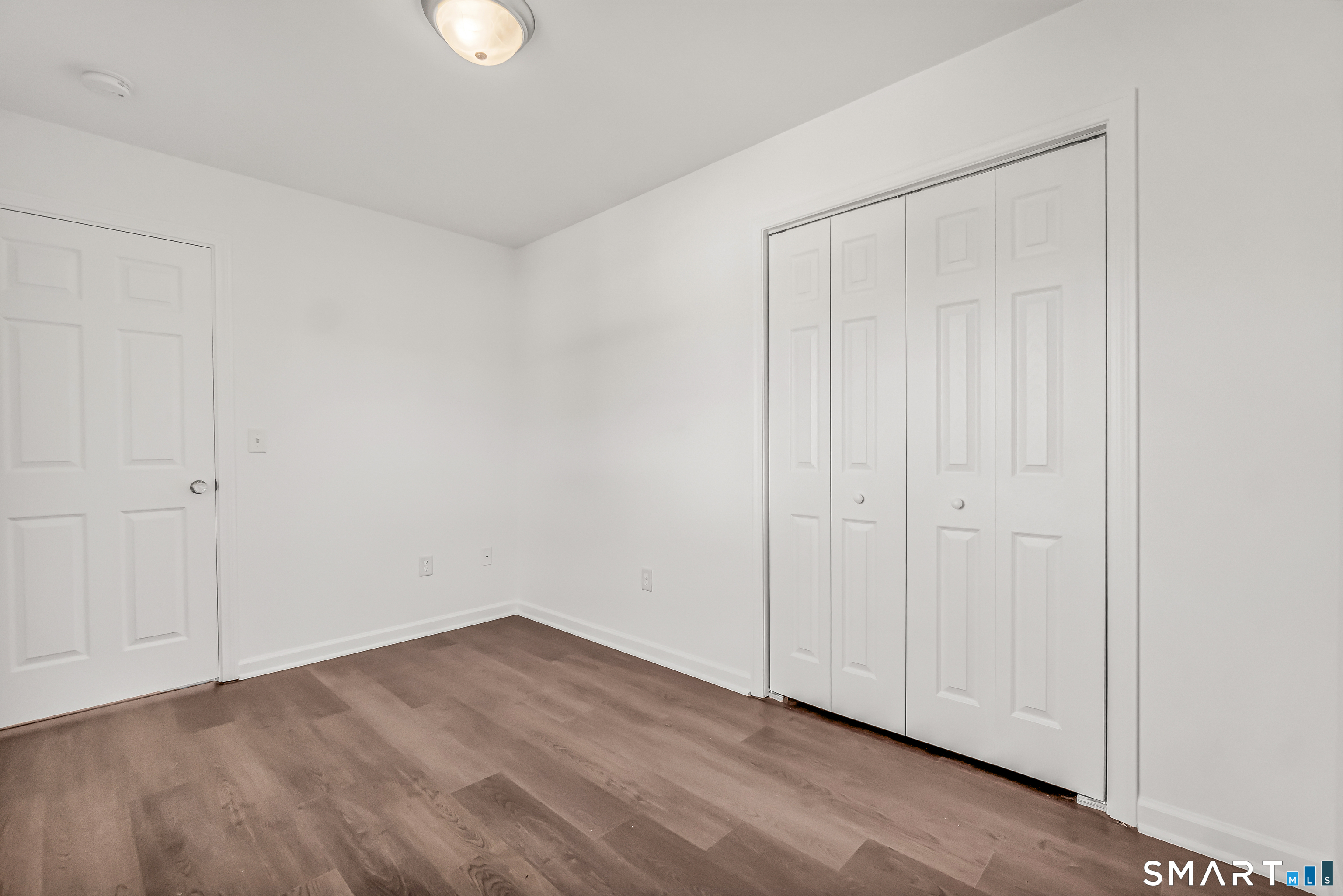 1770 Stratfield Road Fairfield, CT 06825 - Photo 24 of 40 a view of an empty room