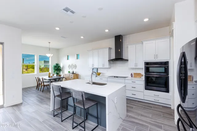 $795,000 | 562 North Sun Road, Apache Junction, AZ 85119