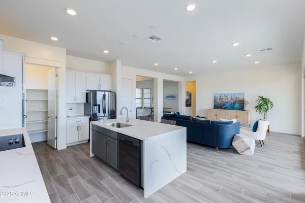 $795,000 | 562 North Sun Road, Apache Junction, AZ 85119