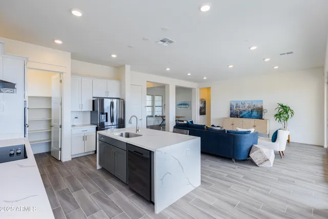 $795,000 | 562 North Sun Road, Apache Junction, AZ 85119