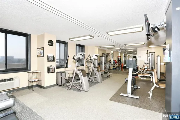 $2,300 | 160 Overlook Avenue, Unit 2D, Hackensack, NJ 07601
