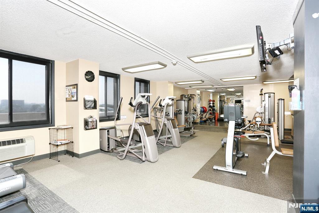 160 Overlook Avenue, Unit 2D Hackensack, NJ 07601 - Photo 23 of 28