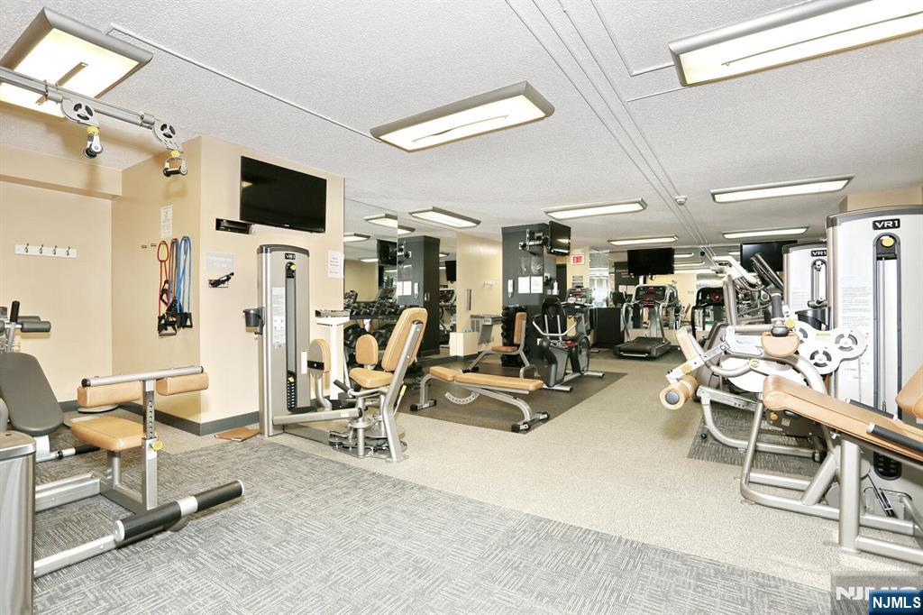 160 Overlook Avenue, Unit 2D Hackensack, NJ 07601 - Photo 24 of 28