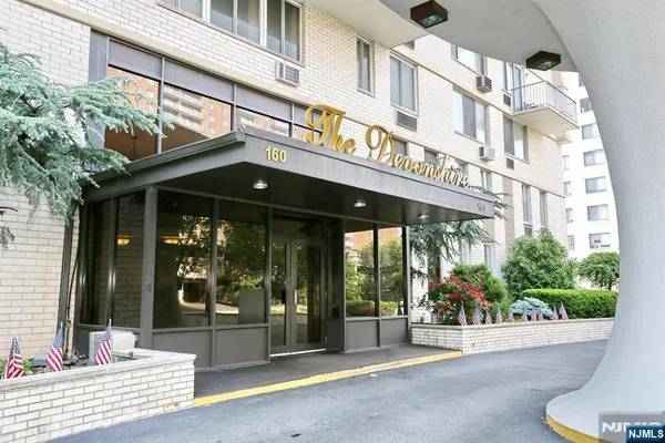 $2,300 | 160 Overlook Avenue, Unit 2D, Hackensack, NJ 07601