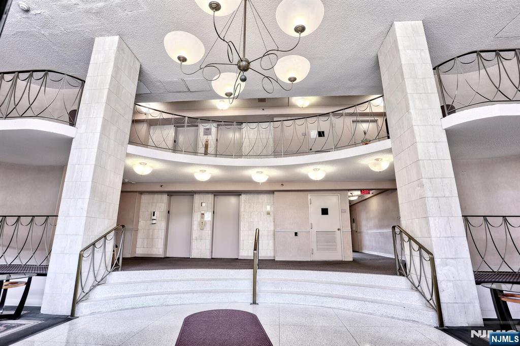 160 Overlook Avenue, Unit 2D Hackensack, NJ 07601 - Photo 5 of 28