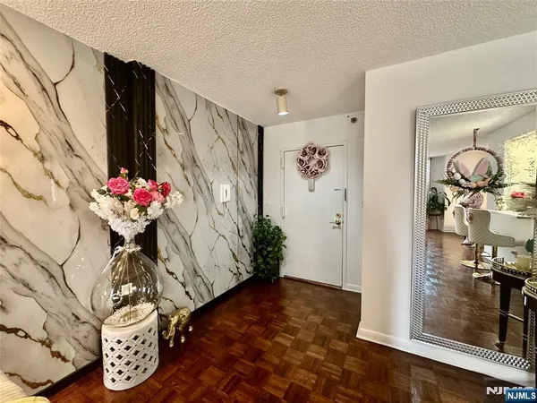 $2,300 | 160 Overlook Avenue, Unit 2D, Hackensack, NJ 07601