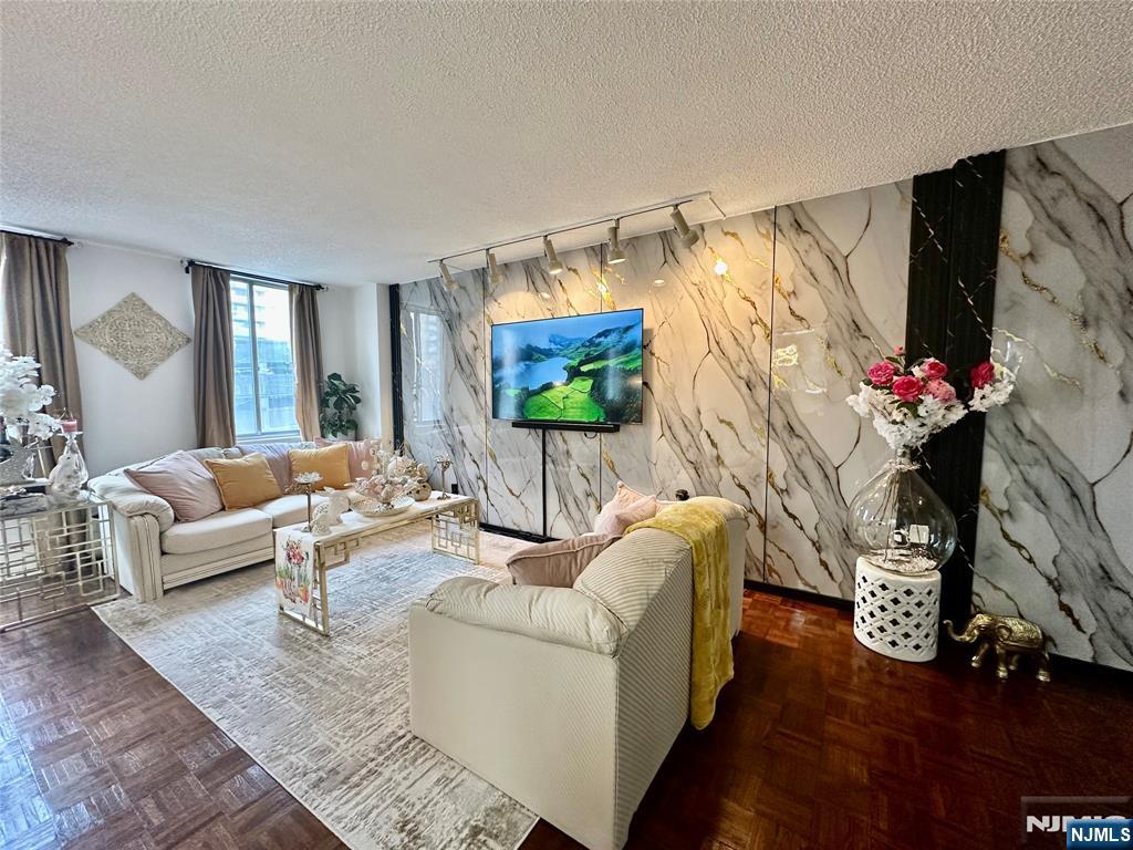 160 Overlook Avenue, Unit 2D Hackensack, NJ 07601 - Photo 10 of 28