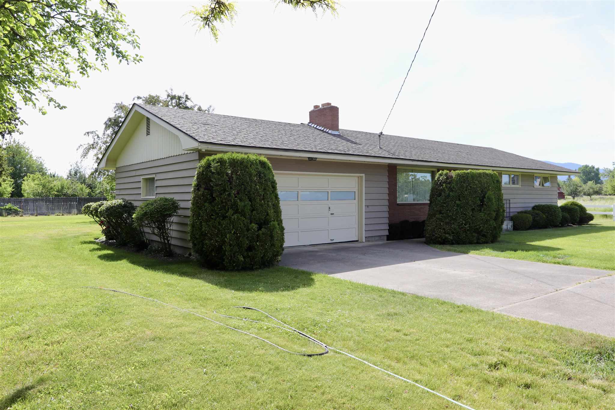 2104 North Barker Road Spokane Valley, WA 99016 - Photo 2 of 32 Gallery Image 2