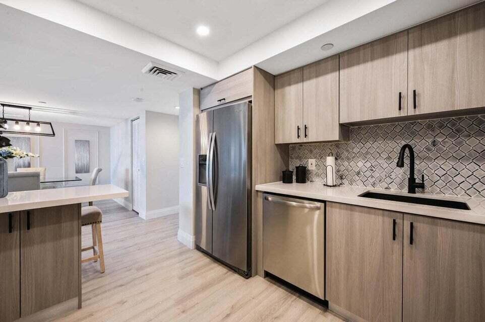 4201 North Ocean Boulevard, Unit 1605 Boca Raton, FL 33431 - Photo 9 of 35 Kitchen