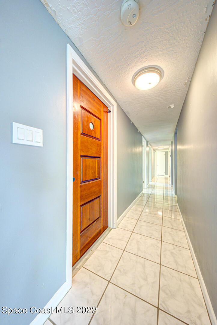 620 Java Road Cocoa Beach, FL 32931 - Photo 6 of 39 foyer