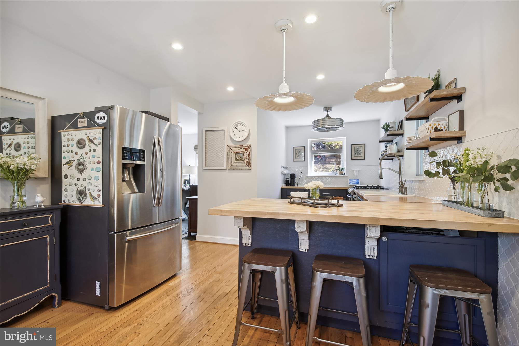 310 Beverley Drive Alexandria, VA 22305 - Photo 6 of 49 Kitchen counter, great for conversations