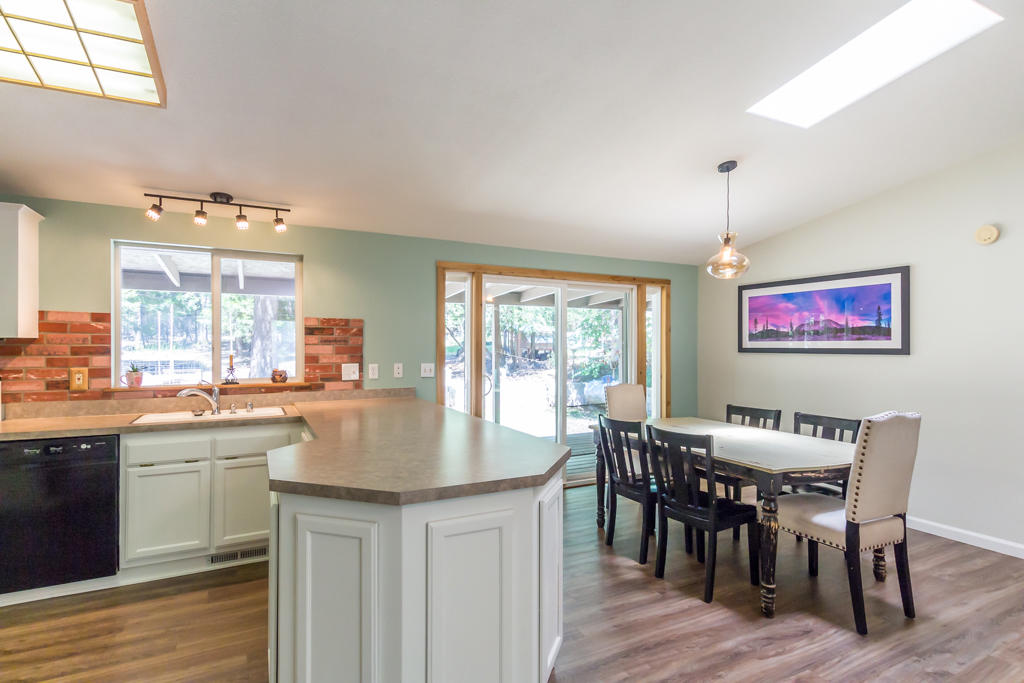 8282 Lake McCumber Road Shingletown, CA 96088 - Photo 12 of 34 19 kitchen dining
