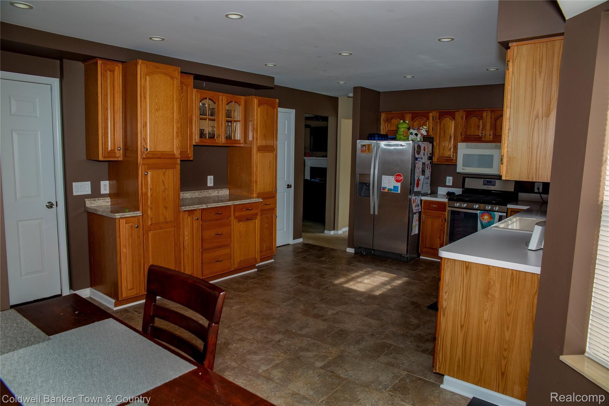 8934 Minne Wanna Road Clarkston, MI 48348 - Photo 10 of 18 R27A9144.jpg