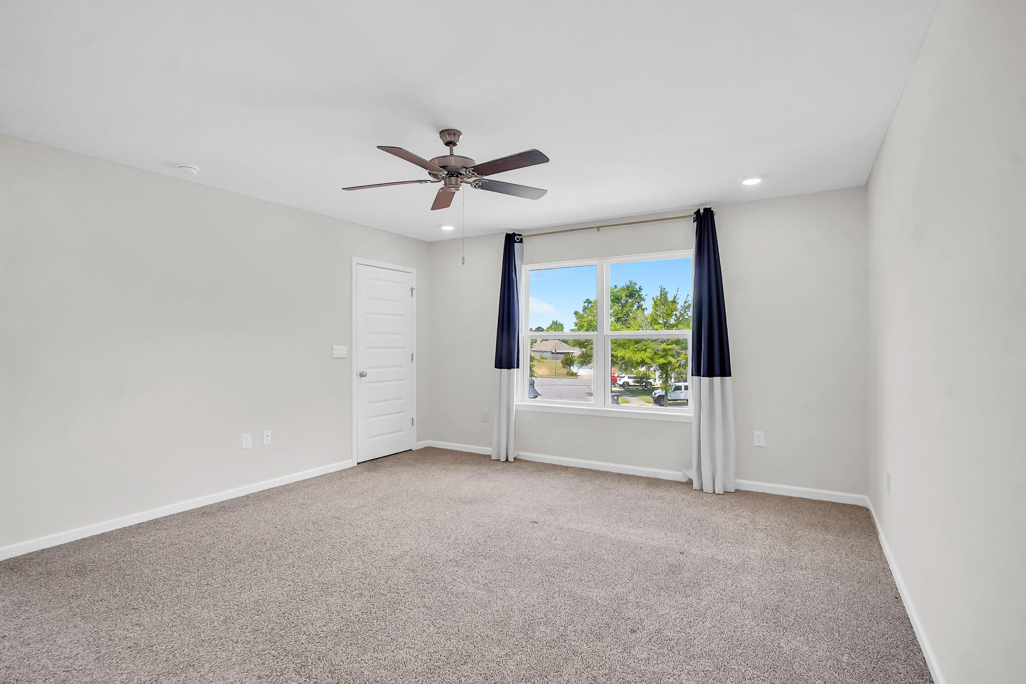 34 Sandywoods Court Freeport, FL 32439 - Photo 18 of 41 a view of an empty room with a window