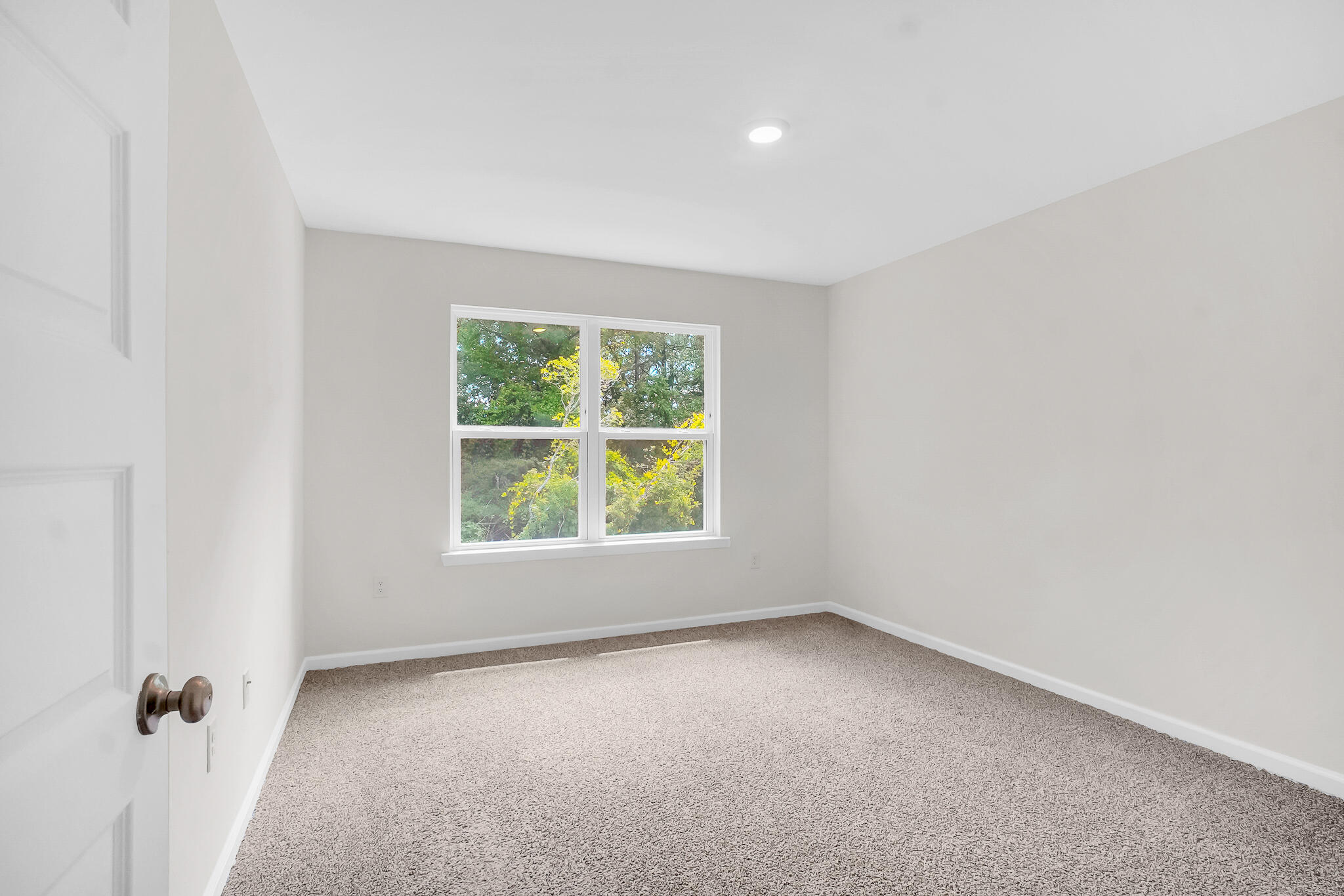 34 Sandywoods Court Freeport, FL 32439 - Photo 29 of 41 an empty room with a window
