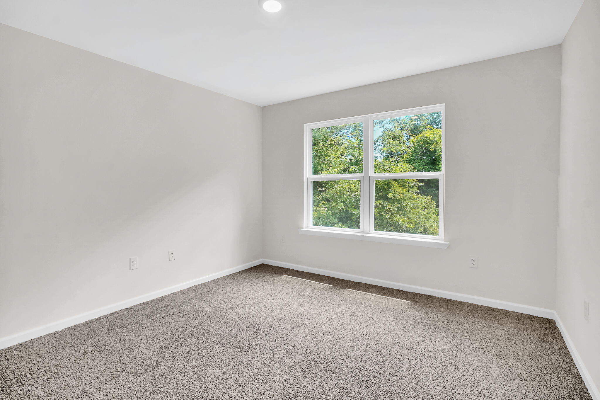 34 Sandywoods Court Freeport, FL 32439 - Photo 30 of 41 an empty room with a window