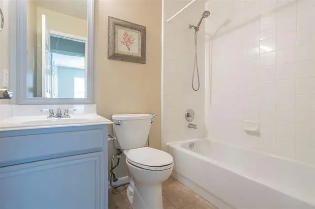 $2,300 | 221 Armand Bay Drive, League City, TX 77539