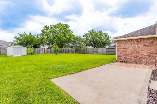 $2,300 | 221 Armand Bay Drive, League City, TX 77539